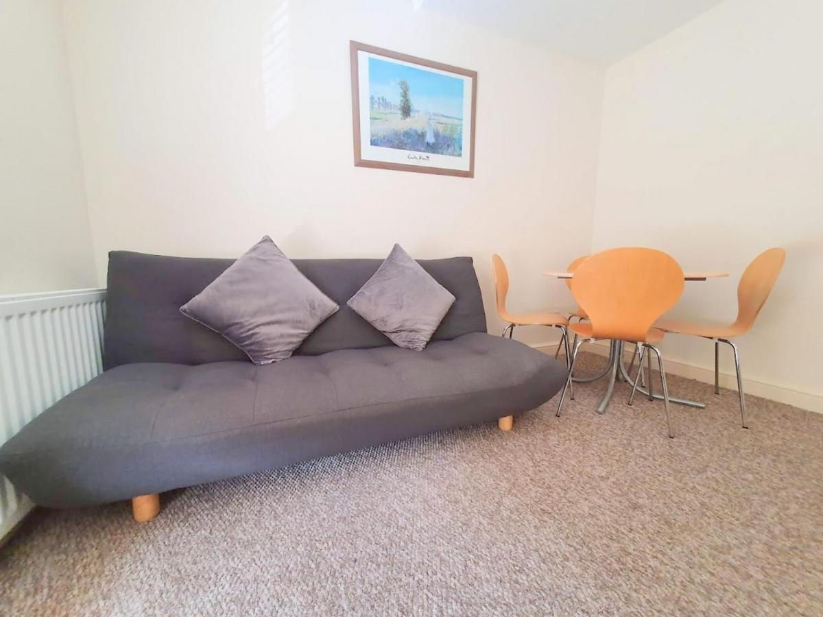 Bassett Flat With 2 Bedrooms And Superfast Wi-Fi Sittingbourne Exteriör bild