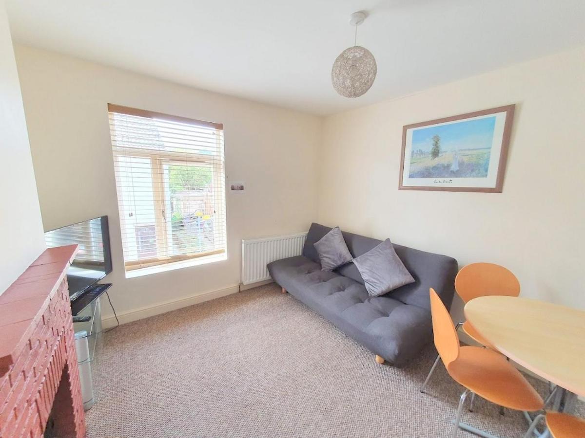 Bassett Flat With 2 Bedrooms And Superfast Wi-Fi Sittingbourne Exteriör bild
