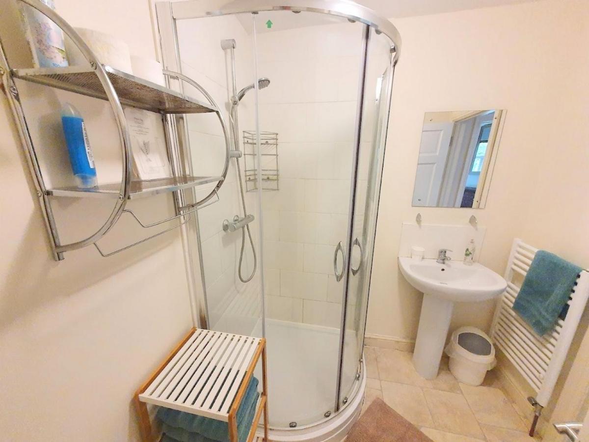 Bassett Flat With 2 Bedrooms And Superfast Wi-Fi Sittingbourne Exteriör bild