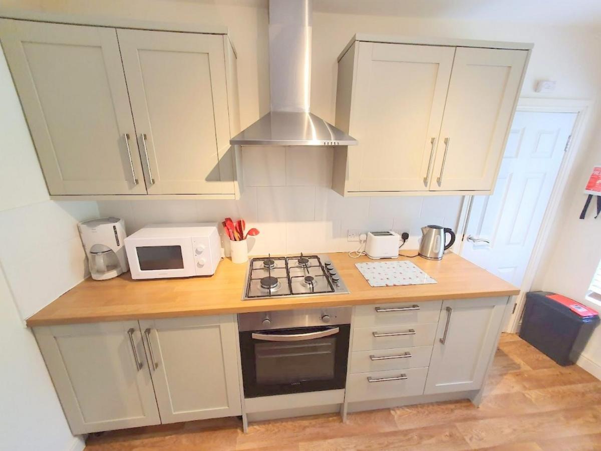 Bassett Flat With 2 Bedrooms And Superfast Wi-Fi Sittingbourne Exteriör bild