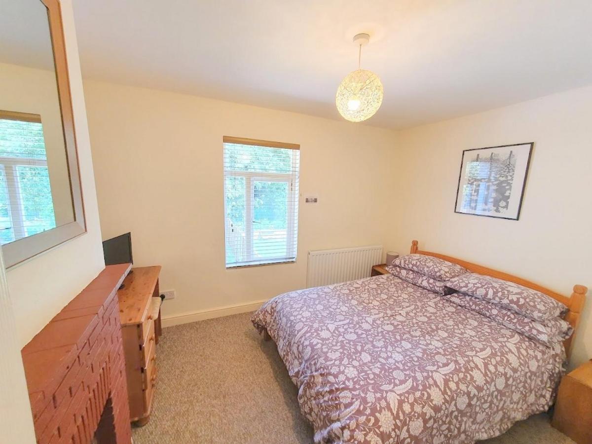 Bassett Flat With 2 Bedrooms And Superfast Wi-Fi Sittingbourne Exteriör bild