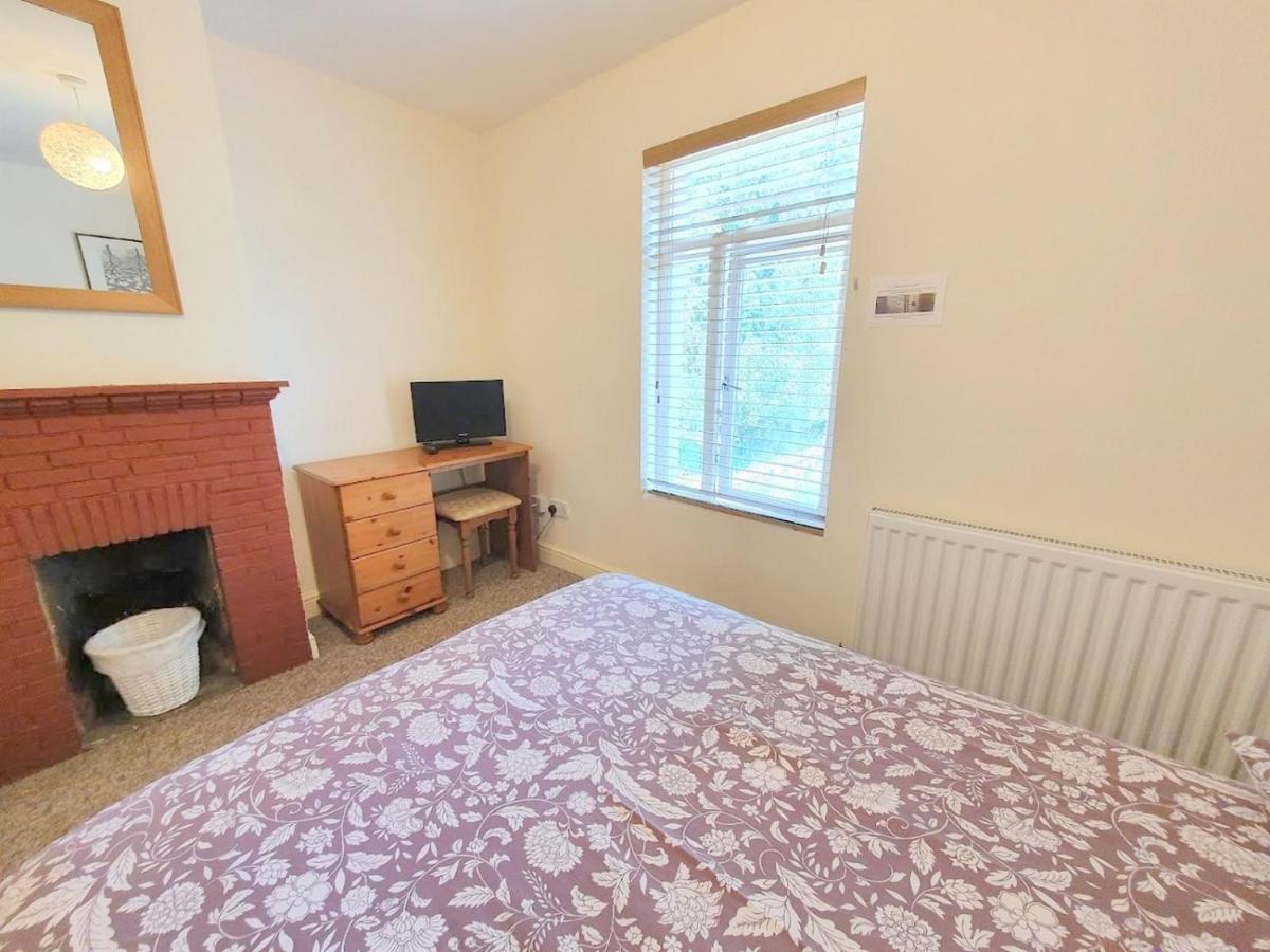 Bassett Flat With 2 Bedrooms And Superfast Wi-Fi Sittingbourne Exteriör bild