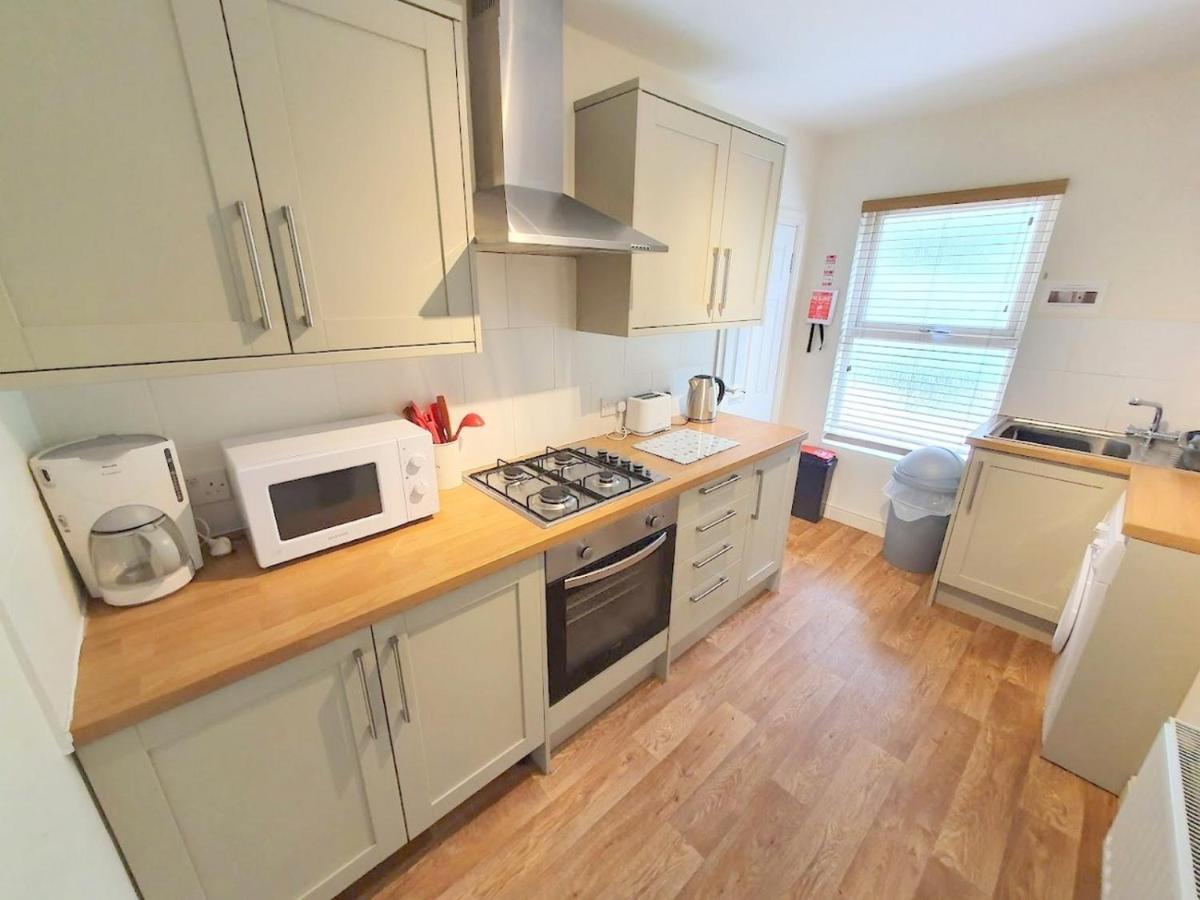 Bassett Flat With 2 Bedrooms And Superfast Wi-Fi Sittingbourne Exteriör bild